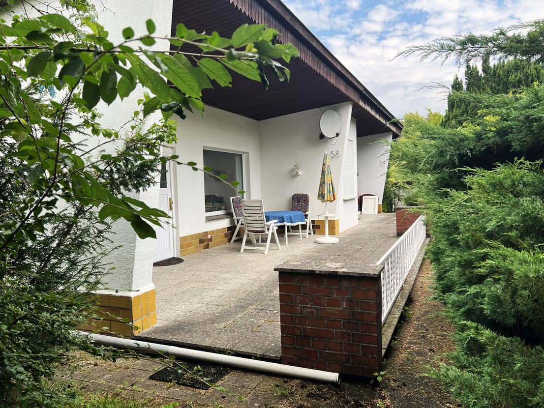 Gemütliches, kleines Wochenendhaus auf sonnigem Eigenlandgrundstück am